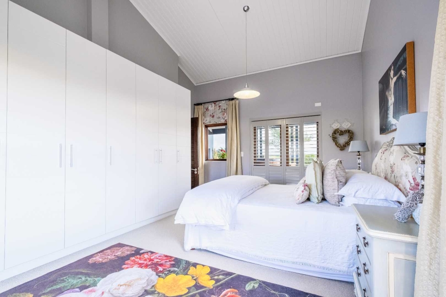 5 Bedroom Property for Sale in Oubaai Western Cape